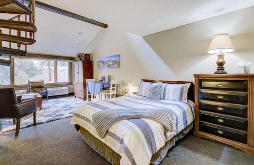 Purgatory Apartamento | Durango Lofted Studio about 9 Mi to Purgatory Resort!