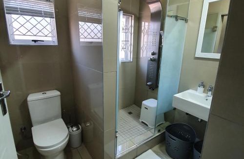 Berea Apartamento | Durban Overport Halaal Accommodation 3V "No Alcohol, Strictly Halaal, No Parties, No Noise, Luxury Apartment, Self Catering "300m from Musjid Al Hilaal"