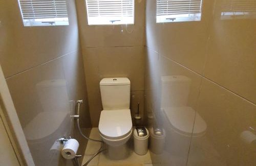 Berea Apartamento | Durban Overport Halaal Accommodation 3V "No Alcohol, Strictly Halaal, No Parties, No Noise, Luxury Apartment, Self Catering "300m from Musjid Al Hilaal"