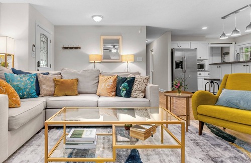 Durham Casa | Durham Retreat: Deck, Grill, Firepit, 10 mins from Duke & Downtown