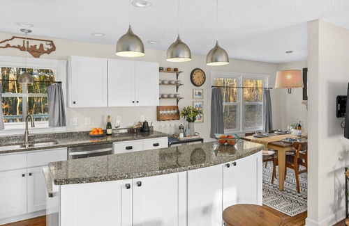 Durham Casa | Durham Retreat: Deck, Grill, Firepit, 10 mins from Duke & Downtown