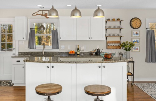 Durham Casa | Durham Retreat: Deck, Grill, Firepit, 10 mins from Duke & Downtown