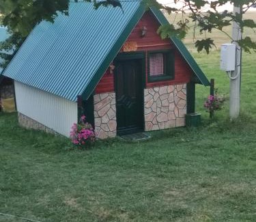 Virak Chalet De Esquí | Durmitorske kolibe
