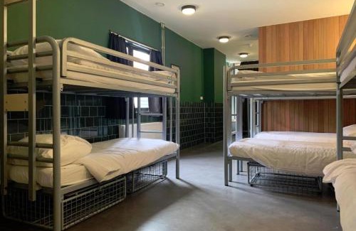 Red Light District Hostal | Durty Nelly's Inn