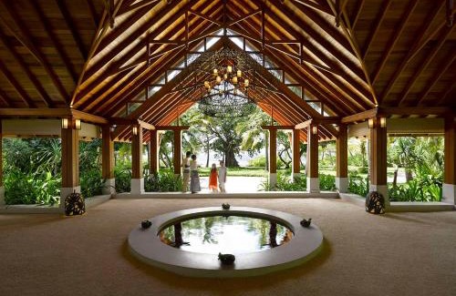 Mudhdhoo Complejo | Dusit Thani Maldives - 50 percent discount on transfers for stays until 20 Dec 2025
