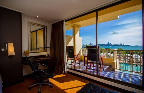 Pattaya Bay Hotel | Dusit Thani Pattaya