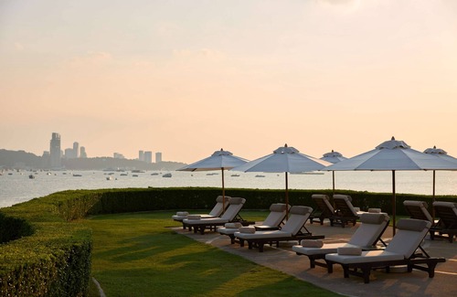 Pattaya Bay Hotel | Dusit Thani Pattaya
