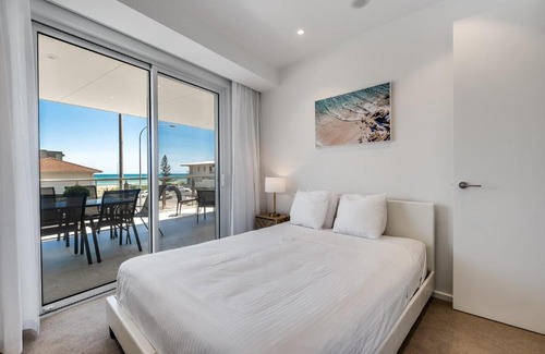 Henley Beach Apartamento | Dusk By The Sea - Gorgeous 2BR Apartment Right By The Ocean With Massive Balcony