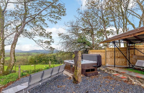Criccieth Cabaña | Dutch Barn Two - UK12873