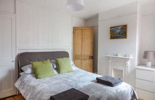 Colchester Casa | Dutch Cottage