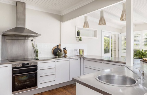 Nelson Bay Casa | Dutchie's Beach Oasis - Private home with pool, walk to beach and town