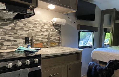 Jasper Casa | Dutchmen Aspen trail RV sleeps 3-4