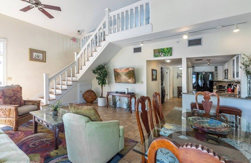 Uptown - Upper Duval Casa | Duval Street Suite in Key West