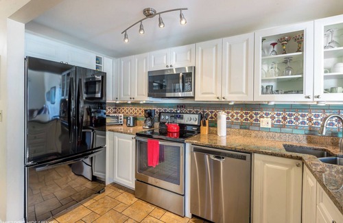 Uptown - Upper Duval Casa | Duval Street Suite in Key West