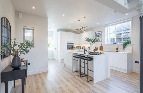 Duxford Apartamento | Duxford - Stunning 18th Century Church Conversion