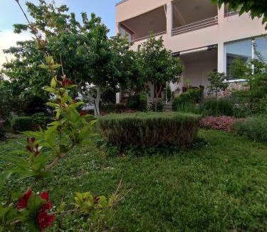 Srima Apartamento | Dvorina