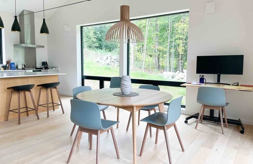 Waterbury Center Casa | Dwell Retreat with Sauna between Stowe and Waterbury