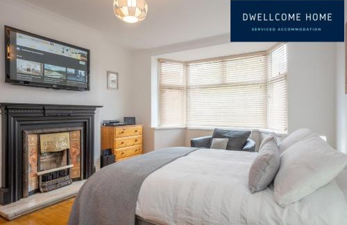Aberdeen Casa | Dwellcome Home Ltd 5 Double Bedroom 2 and a half Bathroom Aberdeen House, Free Drive Parking, Garden, Fast WIFI, lovely quiet street, Ideal for long term contractor, corporate etc stays - see our site for assurance