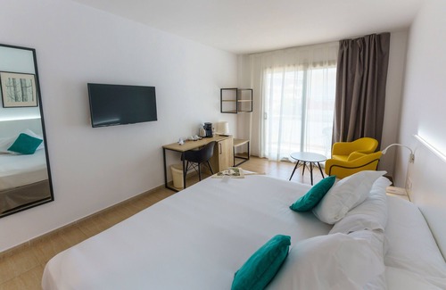 Santa Susanna Hotel | DWO Sirius -Adults Only