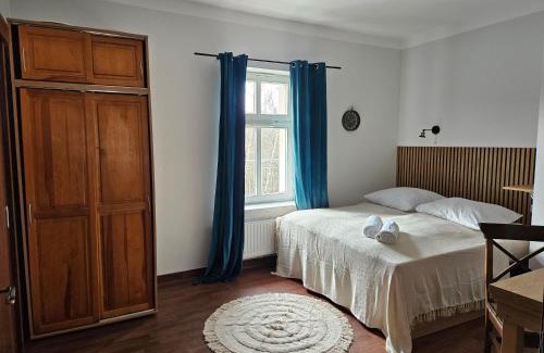 Prudnik Cama Y Desayuno | Dworek Szumilas