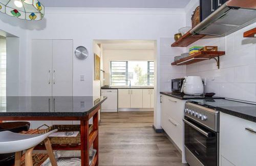 Franskraal Casa | Dyer Island View - by Salted Fynbos Staying