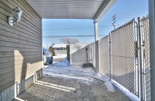Sherbrooke Casa | Dynamite 2-Bedroom House, Garage, Sleeps 6