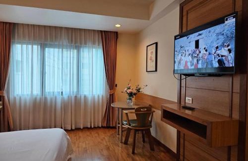 Nana Hotel | Dynasty Inn