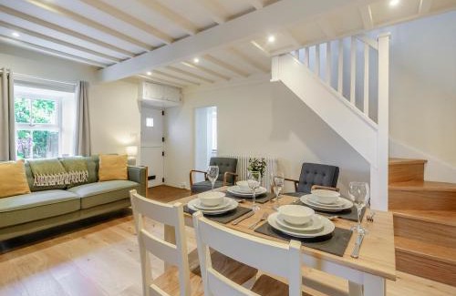 Dinas Casa | Dyserth
