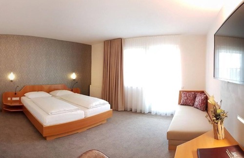 Bad Waltersdorf Casa | DZ Sonnenseite mit Balkon 2 Nächte Halbpension - Hotel-restaurant Teuschler-mogg