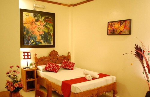 Puerto Princesa City Centre Casa | DZR Guest House