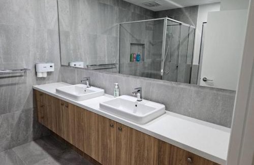 Tarneit Casa | E 4 Room Retreat Family Friendly