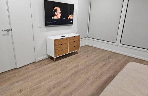 Tarneit Casa | E 4 Room Retreat Family Friendly