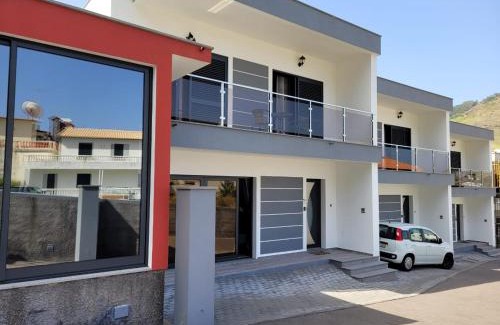 Machico Casa | E - Beautiful 2 bedroom Terraced Home