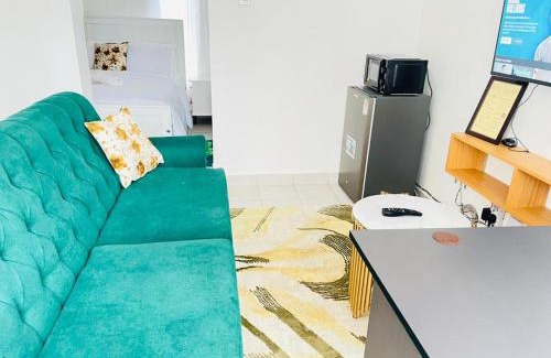 Riruta Apartamento | E&C Racecourse Gardens, Studio Apartment with Pool