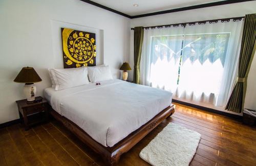 Hai Ya Complejo | E-outfitting Boutique Chiang Mai