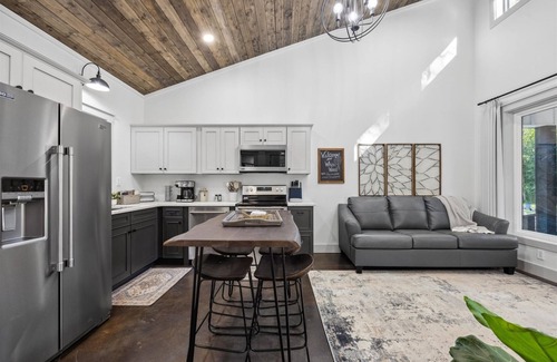 Wildwood Casa | (E) Whitewood | 1 Bed, 1 Bath