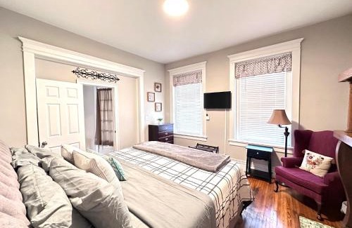 Museum District Casa | E1 Centrally located in Carytown fully fenced