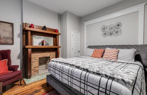 Museum District Casa | E1 Centrally located in Carytown fully fenced