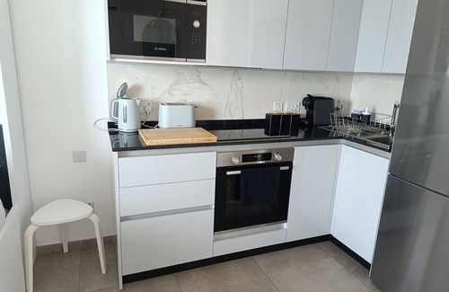 Gibraltar Apartamento | E1 Spacious Studios, Sea and Beach Views, HIgh Floor