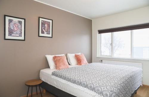 Oddeyrin Apartamento | E18 Apartments