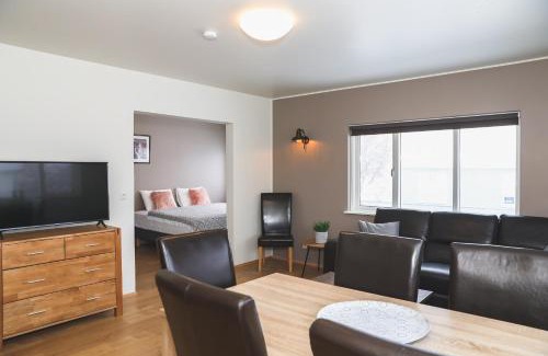 Oddeyrin Apartamento | E18 Apartments