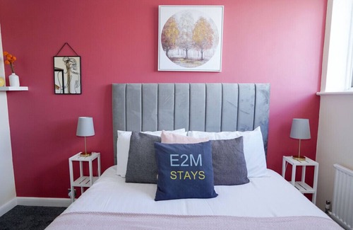 Ashford Casa | E2M Stays Heathrow Beautiful House Free Parking