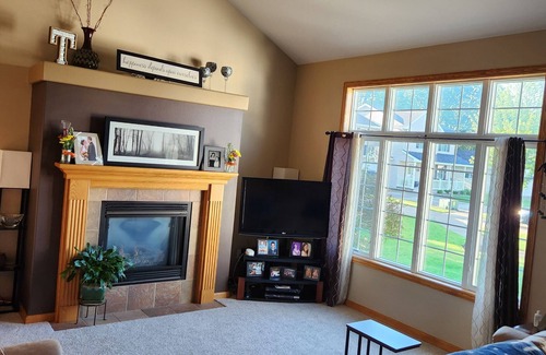 Oshkosh Casa | EAA private property rental! 5 min from EAA grounds