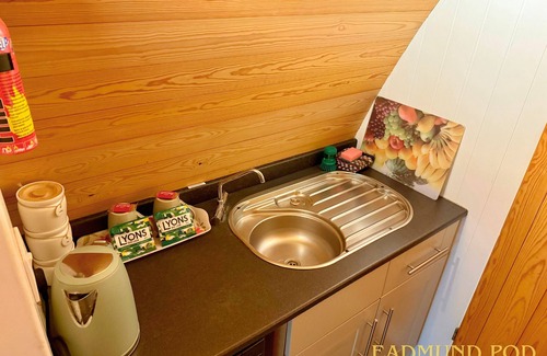 Bury St Edmunds Cabina | Eadmund Pod