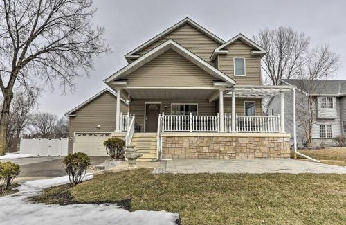 Eagan Casa | Eagan Home with Porch - 5 Mi to Mall of America!