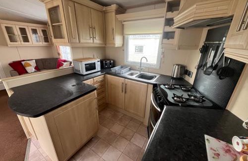 Great Yarmouth Complejo | Eagle 63, Scratby - California Cliffs, Parkdean, sleeps 6, pet friendly, bed linen and towels included - close to the beach