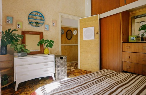 Clifton Casa | Eagle and Whale Spotting on a Cliff by the sea w Inflatable spa and Pet Friendly