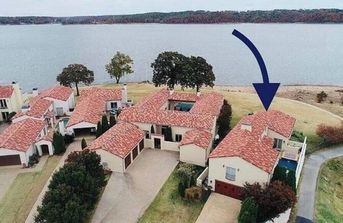Afton Casa | Eagle Beach- Waterfront, Large Beach, Next to Marina, <1 mile to golf