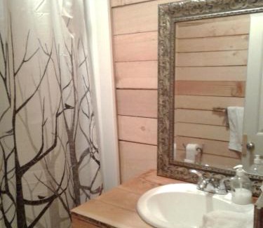 Tatla Lake Cabina | Eagle Bear Lodge