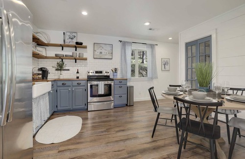 Springdale Casa | Eagle Bend Modern Farmhouse | Beaver Lake
